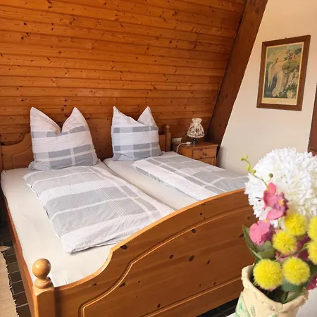 Ferienhaus & Gaestezimmer Waldblick Ostello *