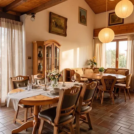 Ferienhaus & Gaestezimmer Waldblick Ostello
